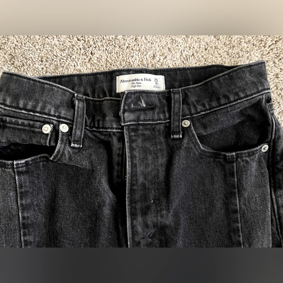 Size 0/25 Abercrombie Faded Black Mom High Rise Jeans - Picture 3 of 7